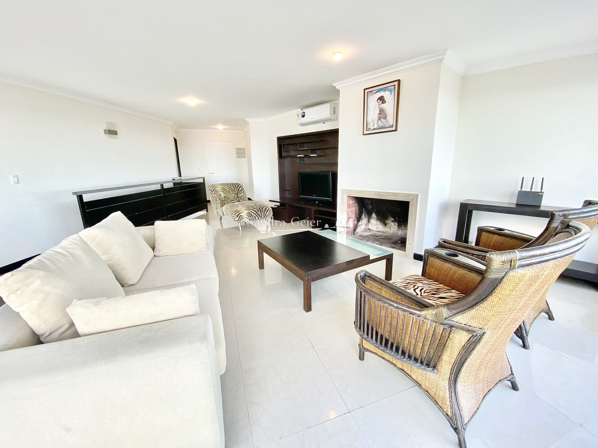 Apartamento ID.3480 - Apartamento Venta 3 dormitorios Mansa Punta del Este