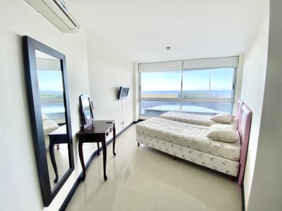 Apartamento ID.3480 - Apartamento Venta 3 dormitorios Mansa Punta del Este
