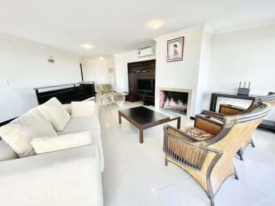 Apartamento ID.3480 - Apartamento Venta 3 dormitorios Mansa Punta del Este