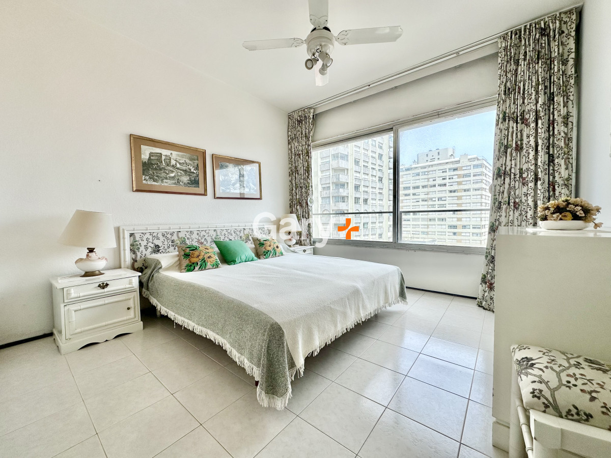 Apartamento ID.27626 - VENTA, Apartamento, 1 dormitorio, Península, Punta del Este, Uruguay