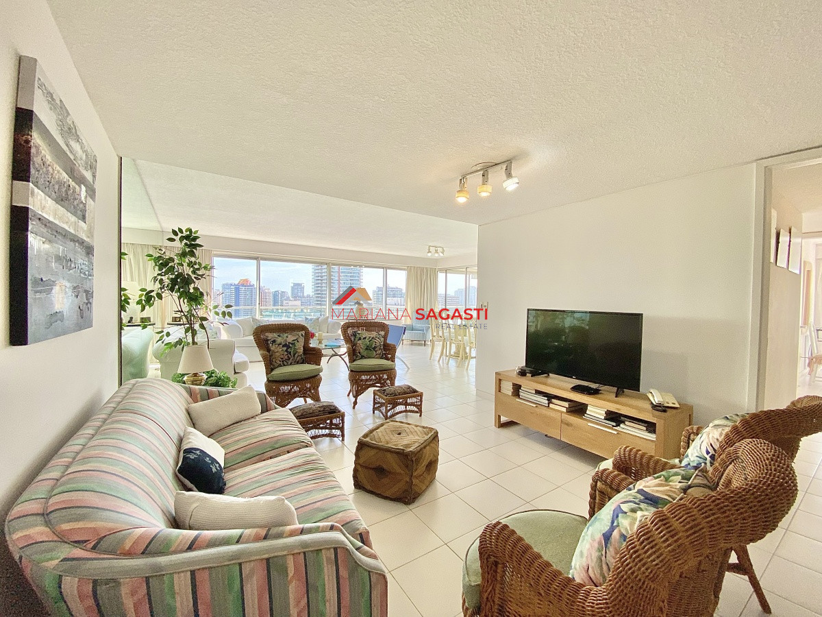 Apartamento ID.3928 - Apartamento Venta Brava Punta del Este Uruguay