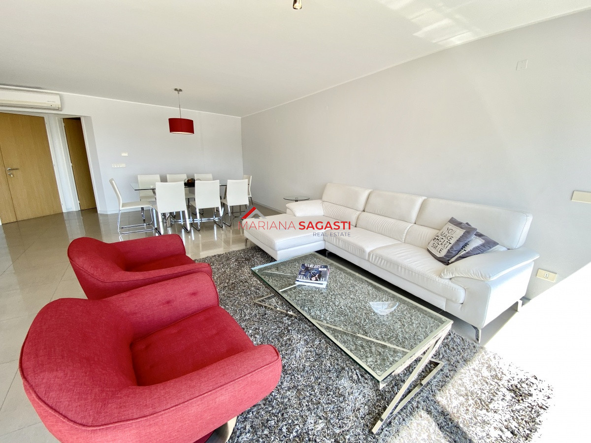 Apartamento ID.3929 - VENTA, Apartamento, 3 dormitorios, Punta del Este, Uruguay, con vista a la Mansa