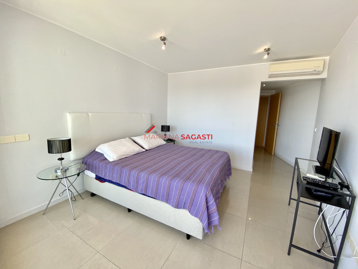 Apartamento ID.3929 - VENTA, Apartamento, 3 dormitorios, Punta del Este, Uruguay, con vista a la Mansa