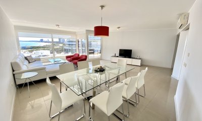 VENTA, Apartamento, 3 dormitorios, Punta del Este, Uruguay, con vista a la Mansa
