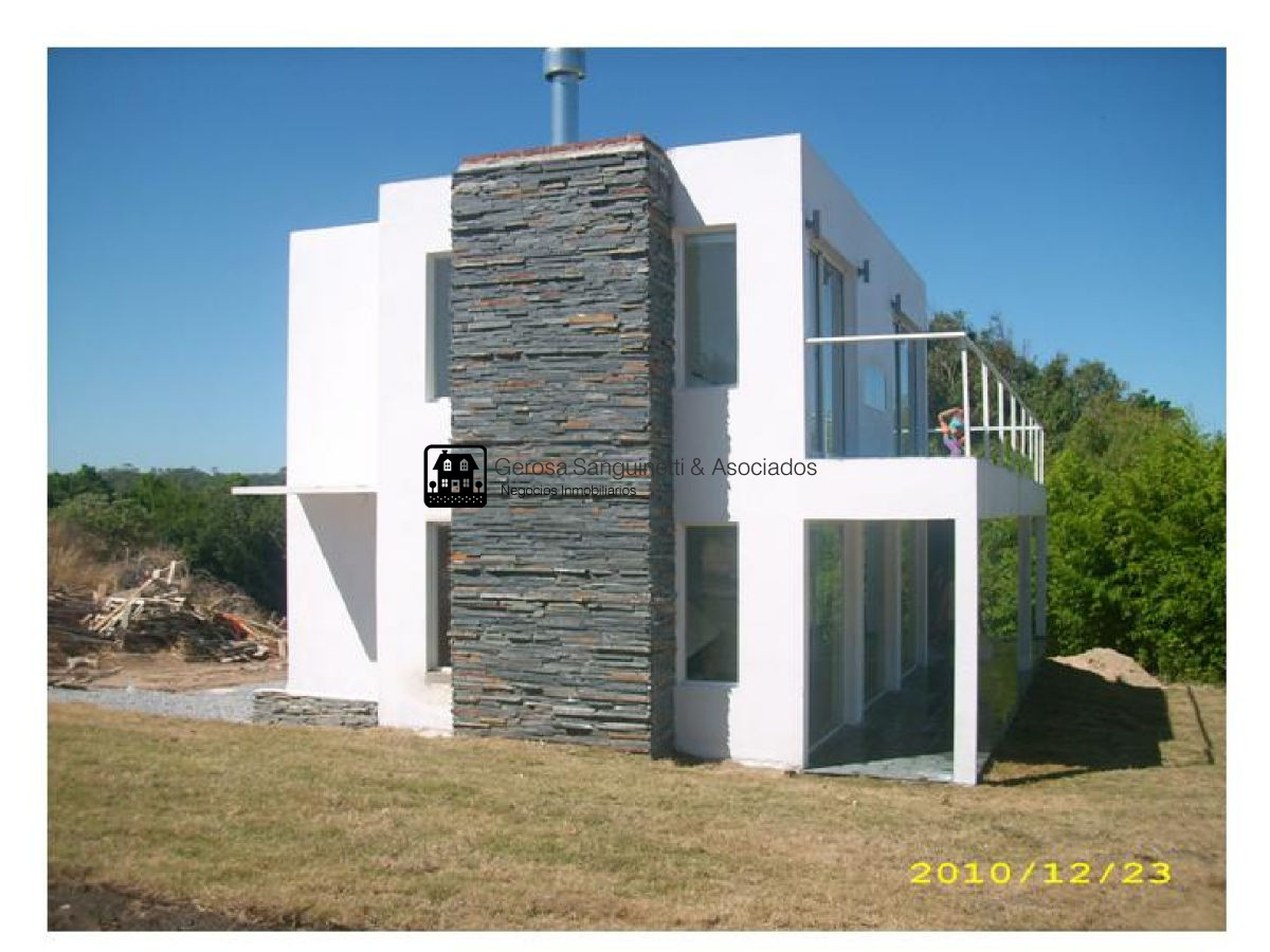 Casa ID.1679 - Casa en Punta Piedras, 3 dormitorios *