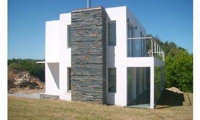 Casa en Punta Piedras, 3 dormitorios *