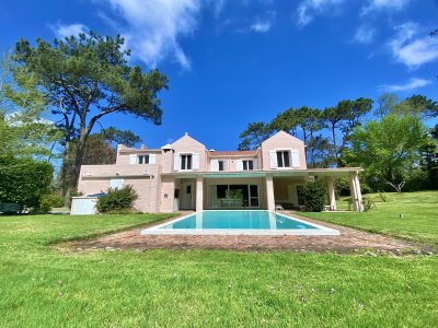 Casa de 5 dormitorios en Rincón del Indio