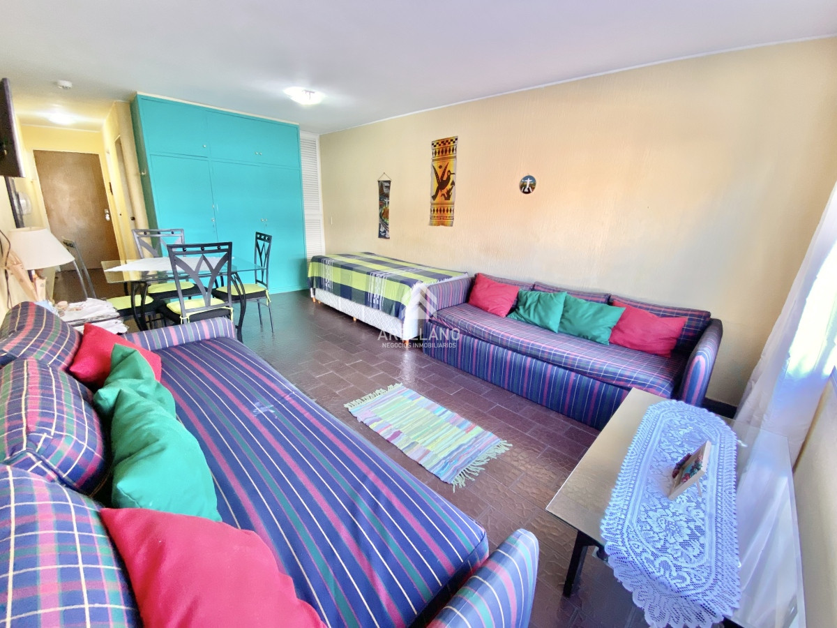 Apartamento ID.5016 - VENTA, Monoambiente, Península, Punta del Este, Uruguay
