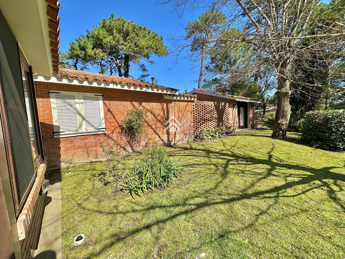 Casa ID.4041 - Venta Casa 6 dormitorios Mansa Punta del Este