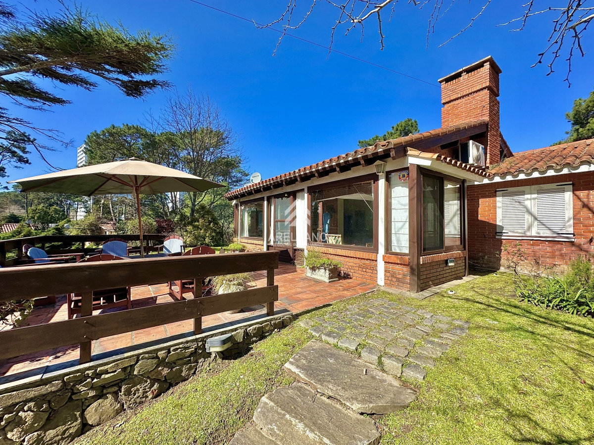 Casa ID.4041 - Venta Casa 6 dormitorios Mansa Punta del Este