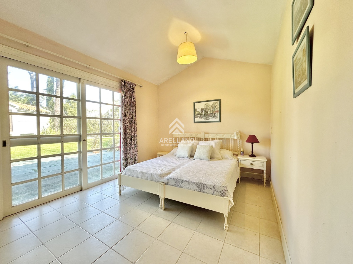 Casa ID.4041 - Venta Casa 6 dormitorios Mansa Punta del Este
