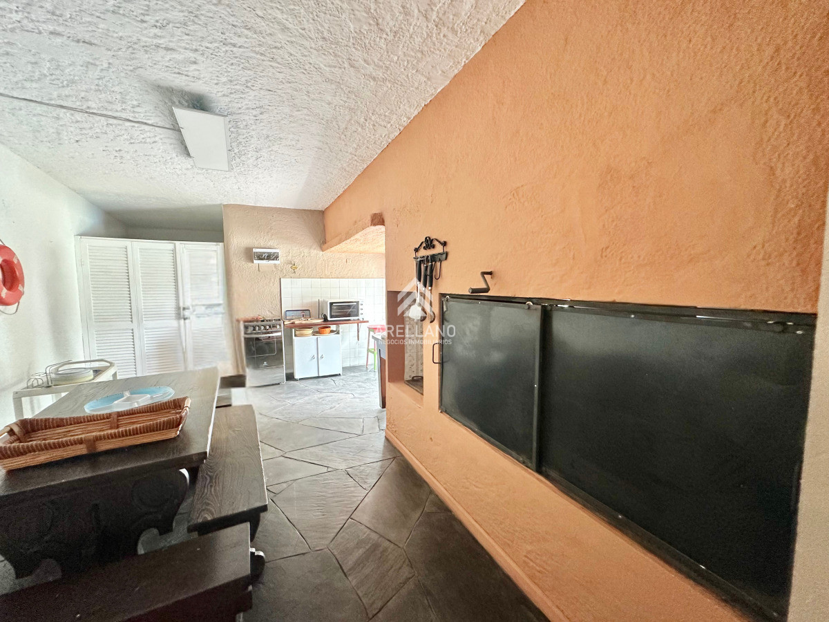 Casa ID.5874 - Casa Venta 5 dormitorios Cantegril Punta del Este