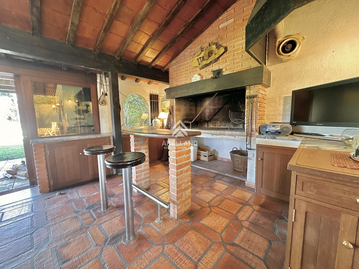 Casa ID.4041 - Venta Casa 6 dormitorios Mansa Punta del Este
