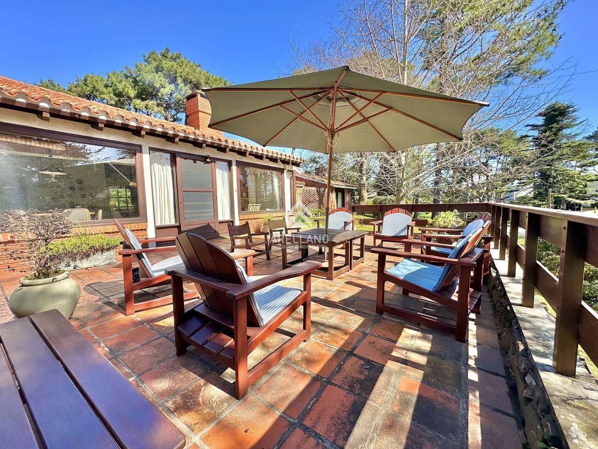 Casa ID.4041 - Venta Casa 6 dormitorios Mansa Punta del Este