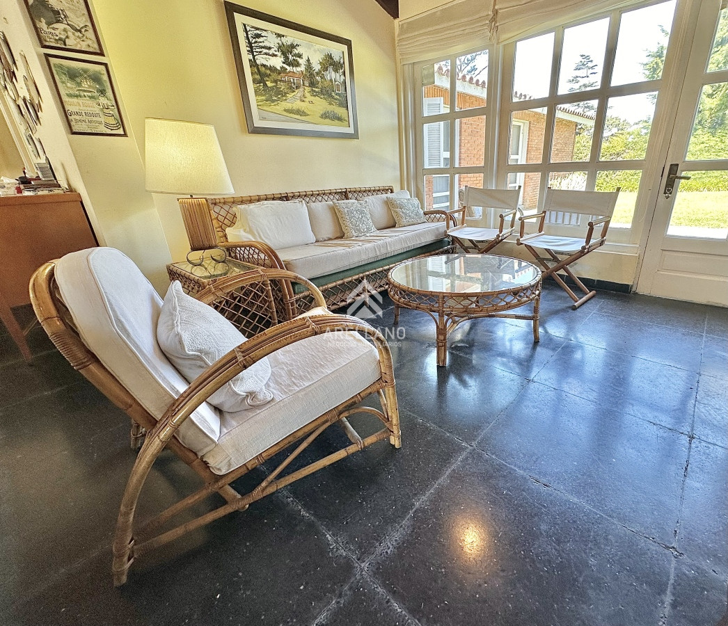 Casa ID.4041 - Venta Casa 6 dormitorios Mansa Punta del Este
