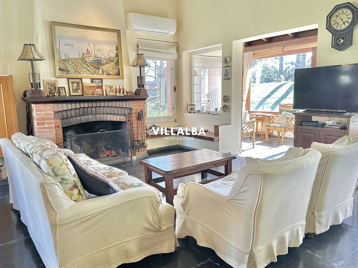 Apartamento ID.3537 - Venta Casa 6 dormitorios Mansa Punta del Este