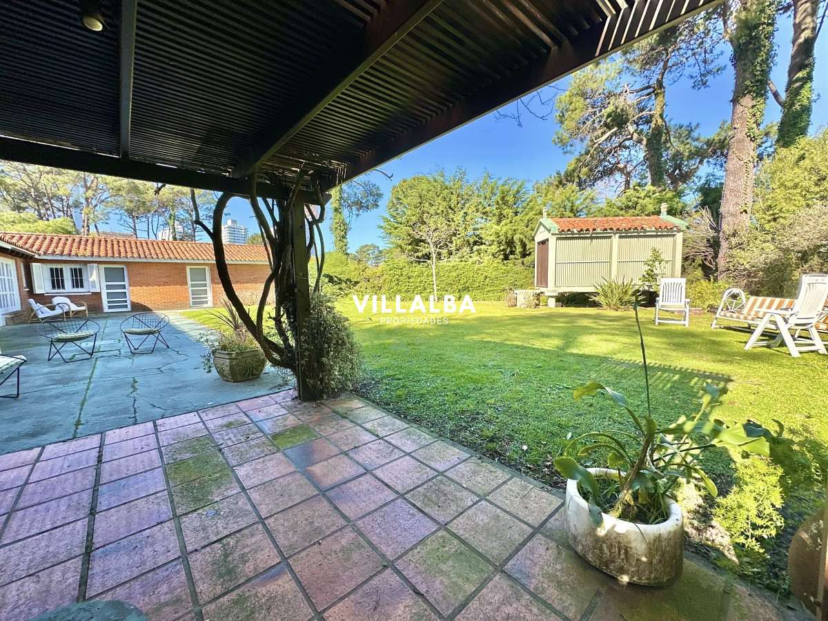Apartamento ID.3537 - Venta Casa 6 dormitorios Mansa Punta del Este
