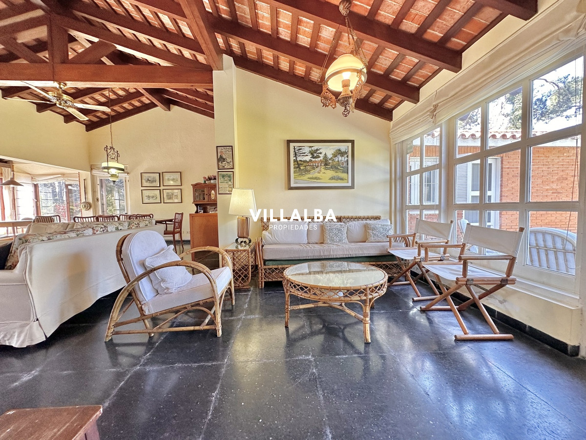 Apartamento ID.3537 - Venta Casa 6 dormitorios Mansa Punta del Este