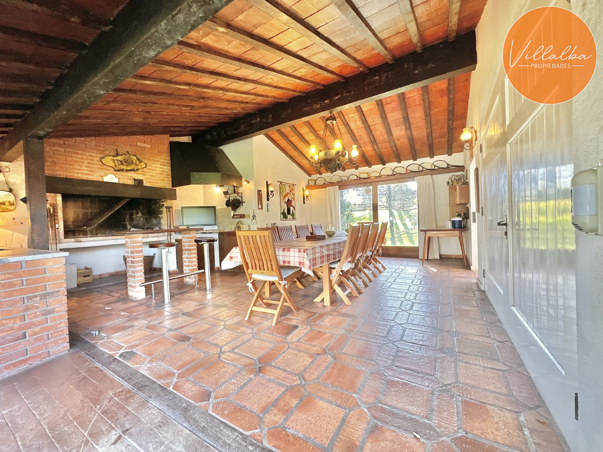 Apartamento ID.3537 - Venta Casa 6 dormitorios Mansa Punta del Este