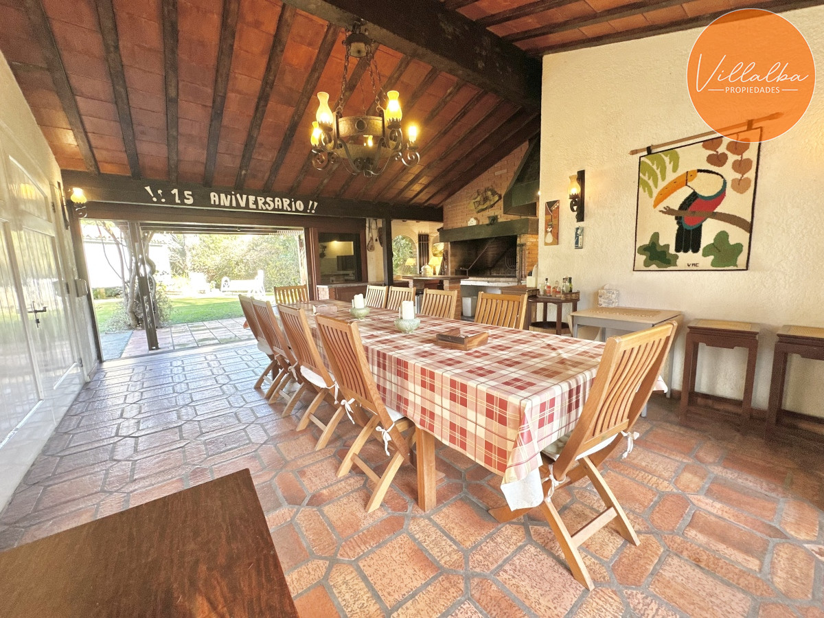 Apartamento ID.3537 - Venta Casa 6 dormitorios Mansa Punta del Este