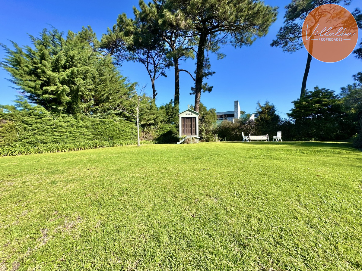 Apartamento ID.3537 - Venta Casa 6 dormitorios Mansa Punta del Este