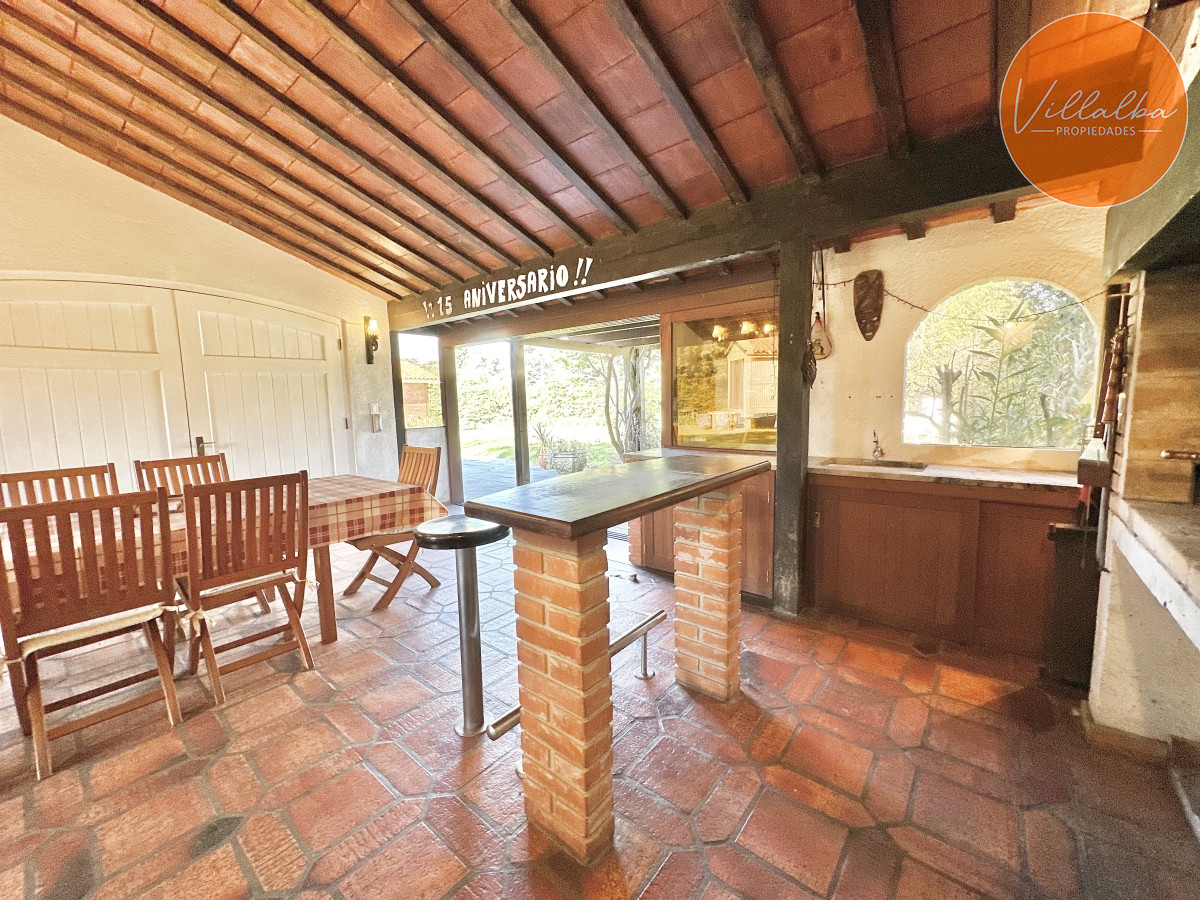 Apartamento ID.3537 - Venta Casa 6 dormitorios Mansa Punta del Este