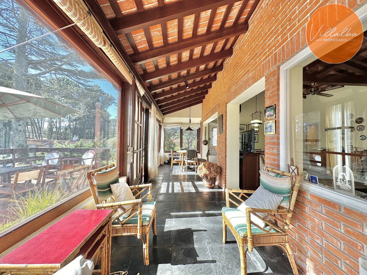 Apartamento ID.3537 - Venta Casa 6 dormitorios Mansa Punta del Este