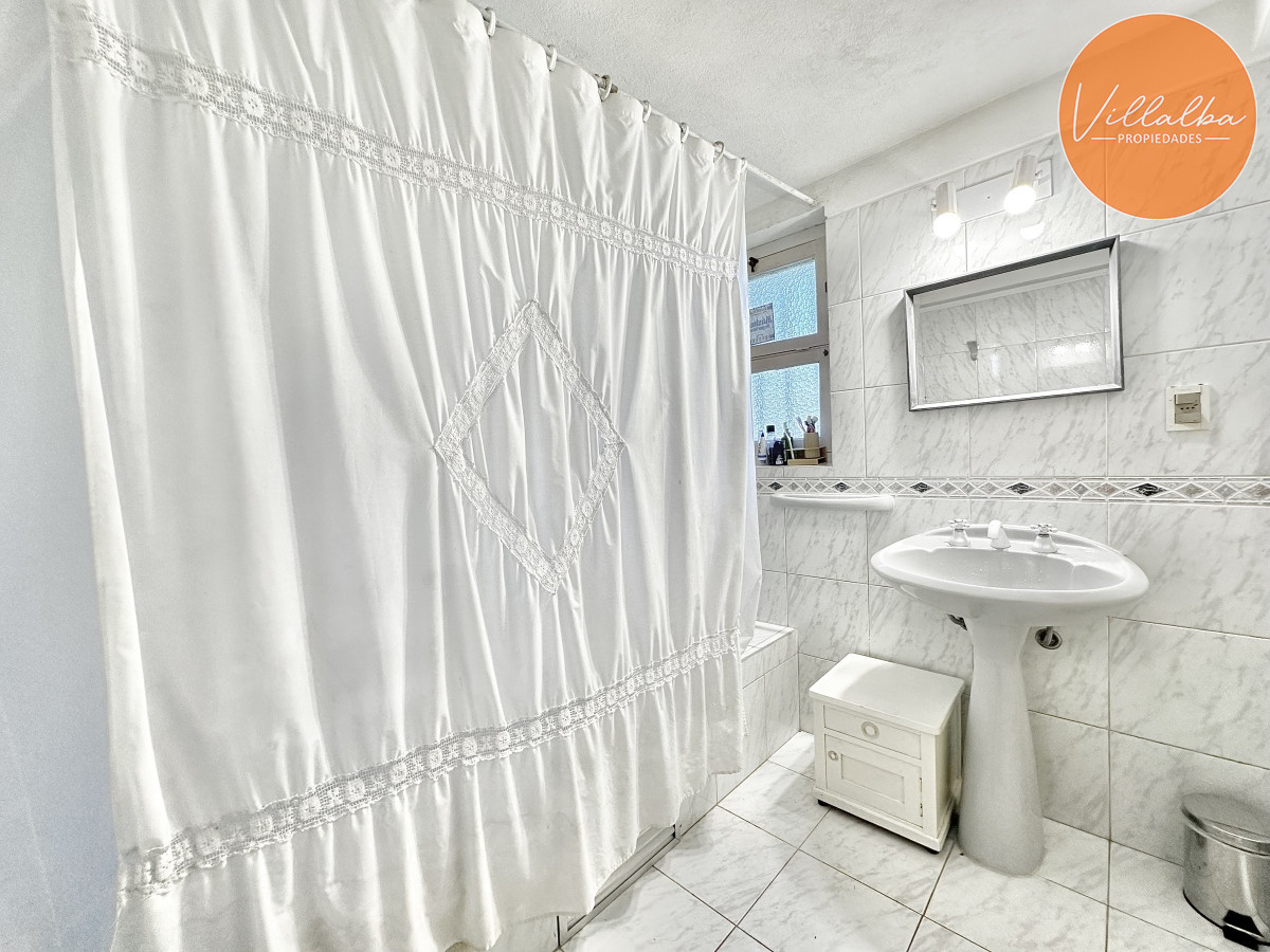 Apartamento ID.3537 - Venta Casa 6 dormitorios Mansa Punta del Este