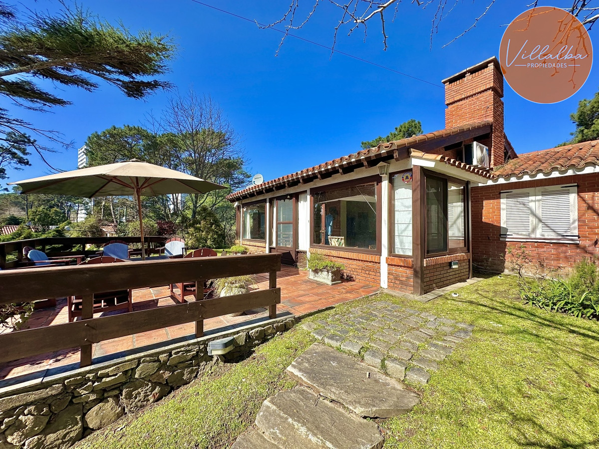 Apartamento ID.3537 - Venta Casa 6 dormitorios Mansa Punta del Este