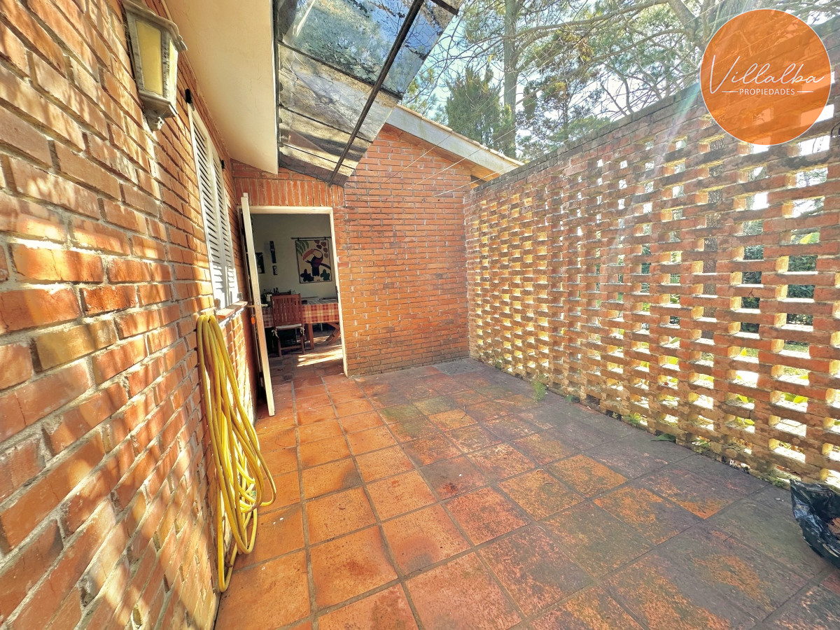 Apartamento ID.3537 - Venta Casa 6 dormitorios Mansa Punta del Este