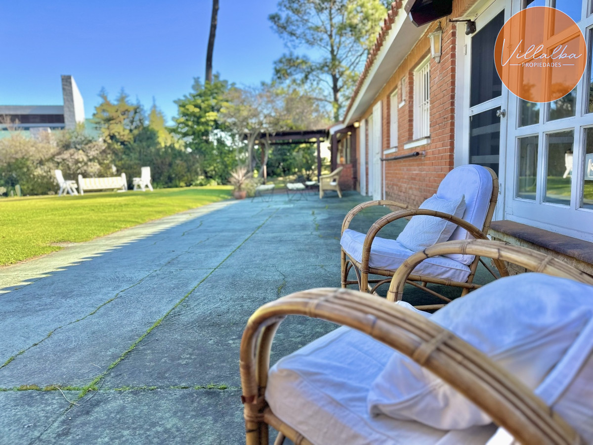 Apartamento ID.3537 - Venta Casa 6 dormitorios Mansa Punta del Este