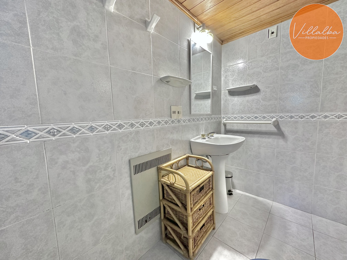Apartamento ID.3537 - Venta Casa 6 dormitorios Mansa Punta del Este