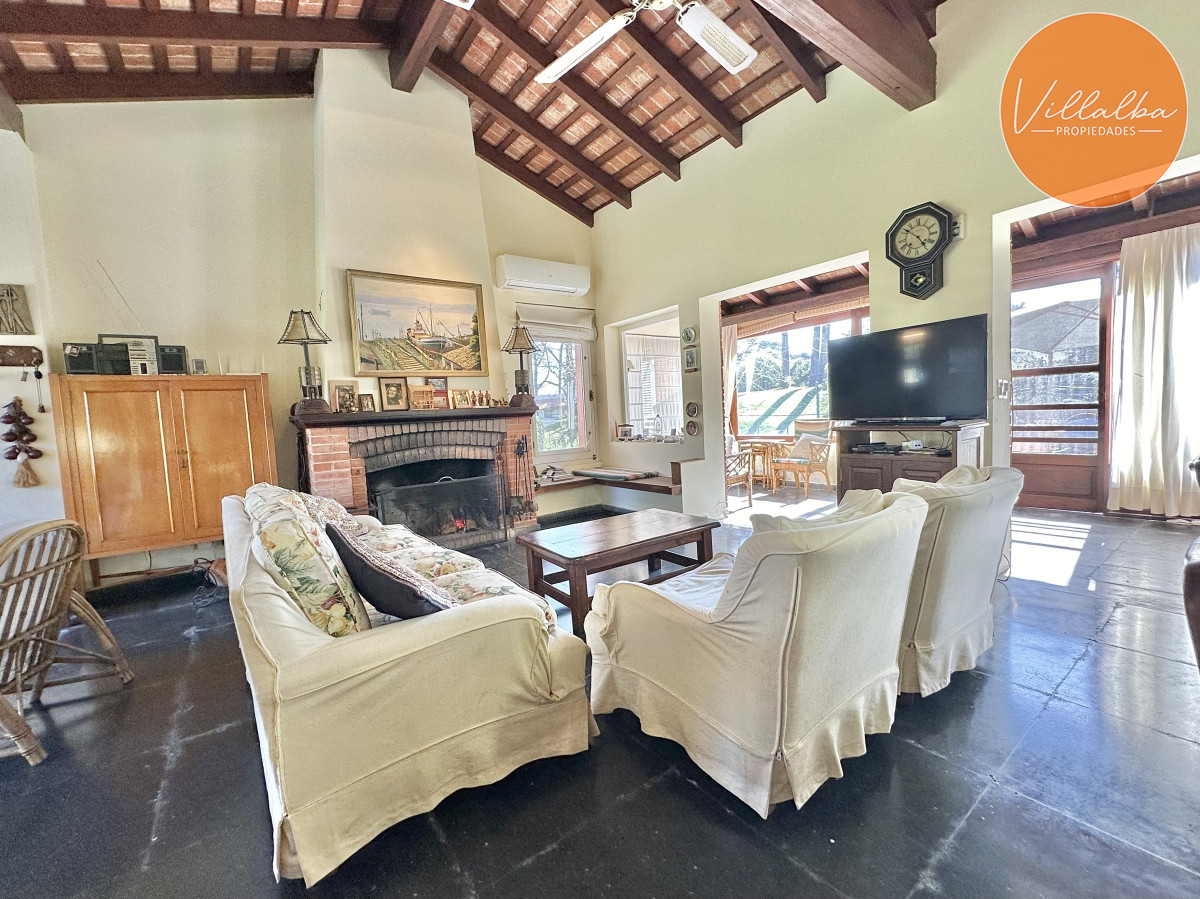 Apartamento ID.3537 - Venta Casa 6 dormitorios Mansa Punta del Este