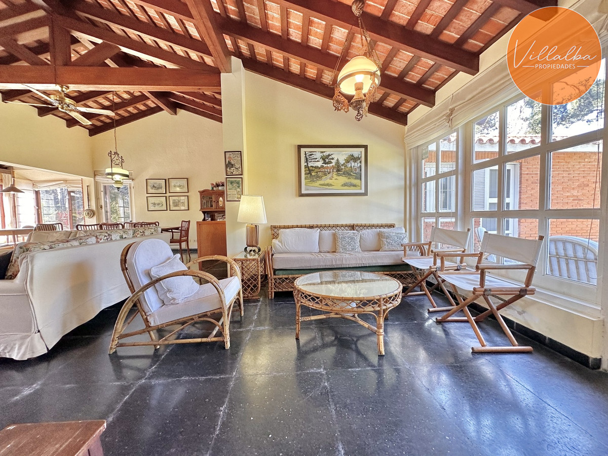 Apartamento ID.3537 - Venta Casa 6 dormitorios Mansa Punta del Este