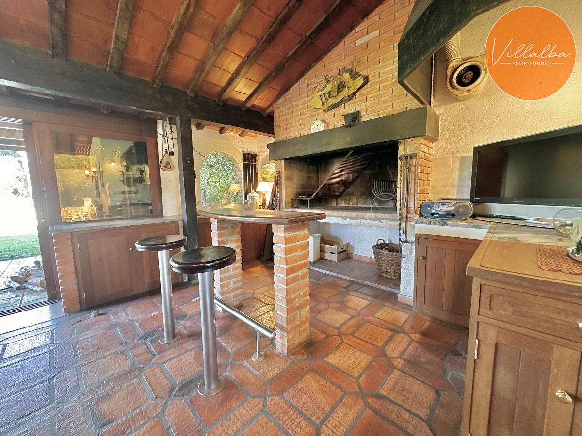 Apartamento ID.3537 - Venta Casa 6 dormitorios Mansa Punta del Este