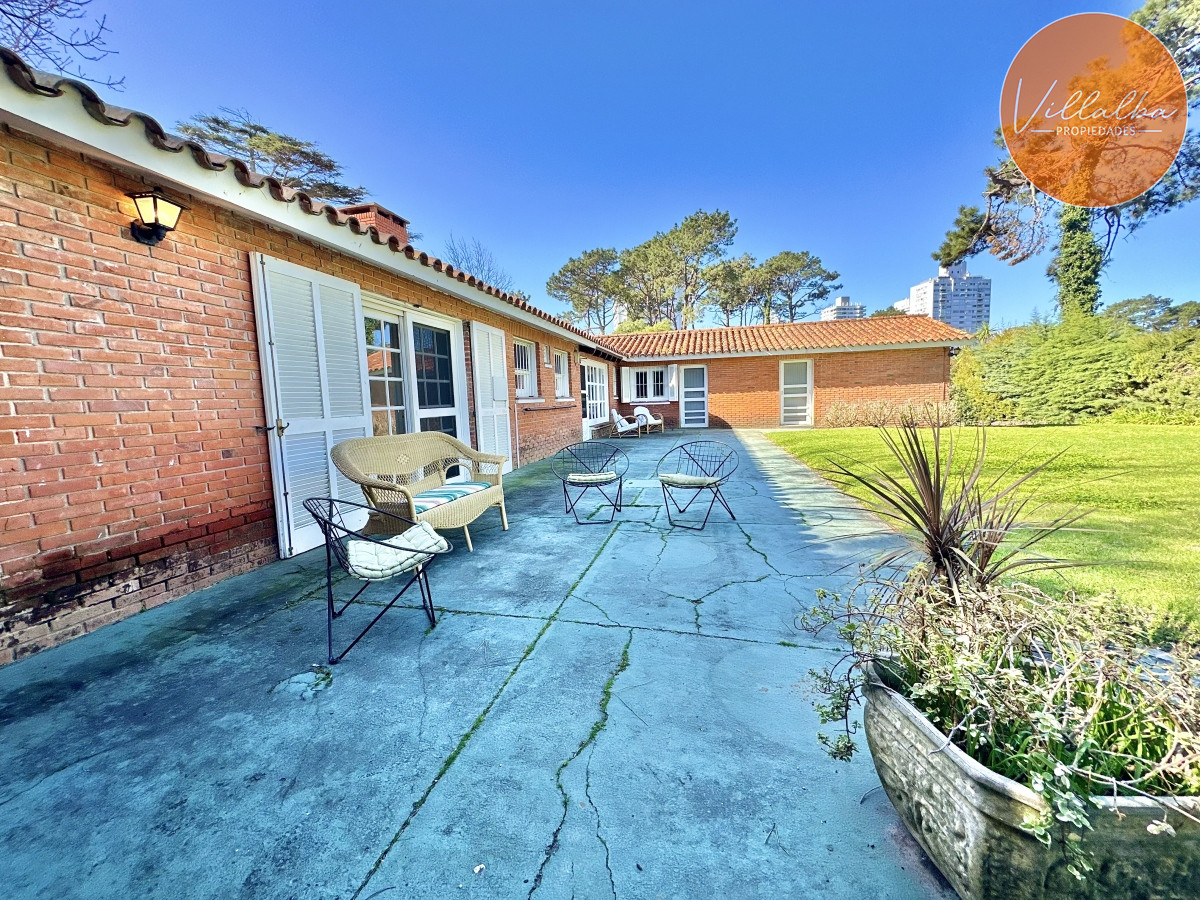 Apartamento ID.3537 - Venta Casa 6 dormitorios Mansa Punta del Este