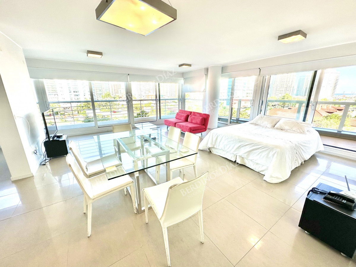 Apartamento ID.1758 - Moderno Loft con todos los servicios Playa Mansa