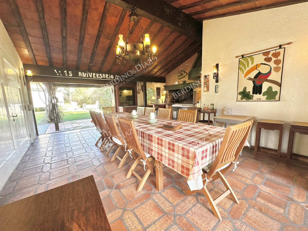 Casa ID.2929 - Venta Casa 6 dormitorios Mansa Punta del Este