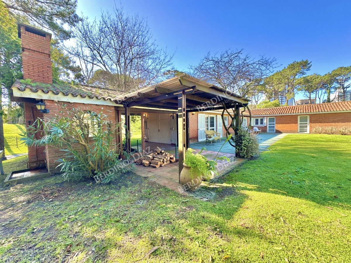Casa ID.2929 - Venta Casa 6 dormitorios Mansa Punta del Este