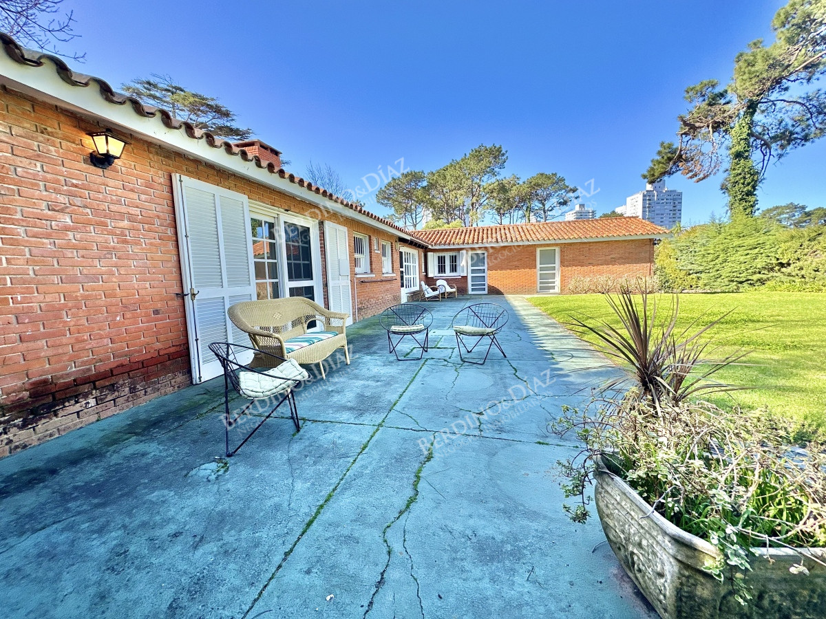 Casa ID.2929 - Venta Casa 6 dormitorios Mansa Punta del Este