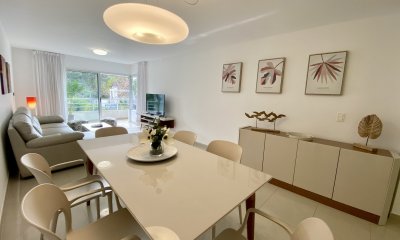 Apartamento en venta de dos dormitorios en Punta del Este