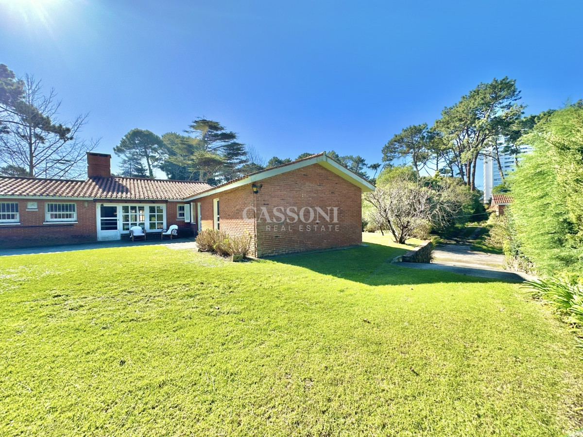 Casa ID.2254 - Venta Casa 6 dormitorios Mansa Punta del Este