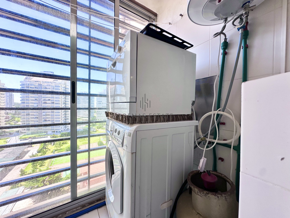 Apartamento ID.4114 - Venta Apartamento 2 dormitorios Punta del Este Brava piso alto