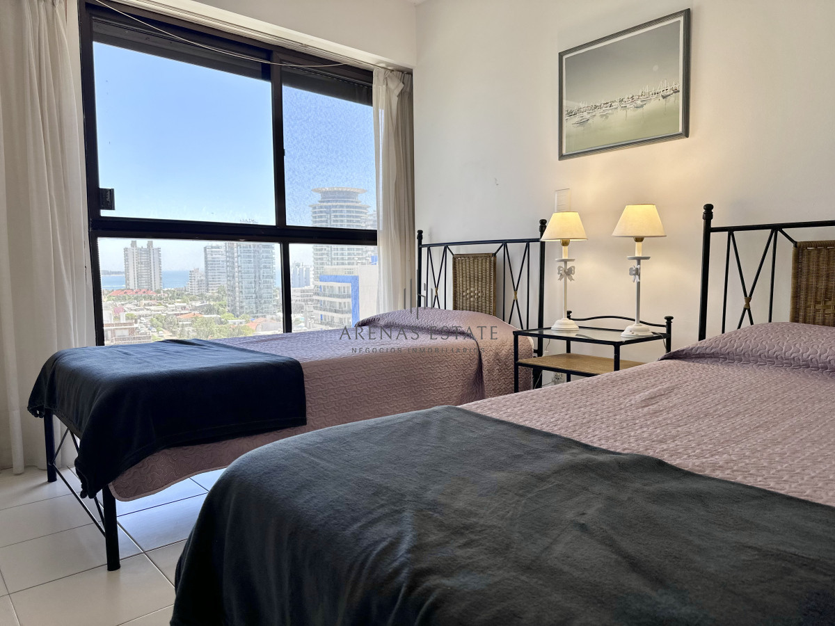 Apartamento ID.4114 - Venta Apartamento 2 dormitorios Punta del Este Brava piso alto