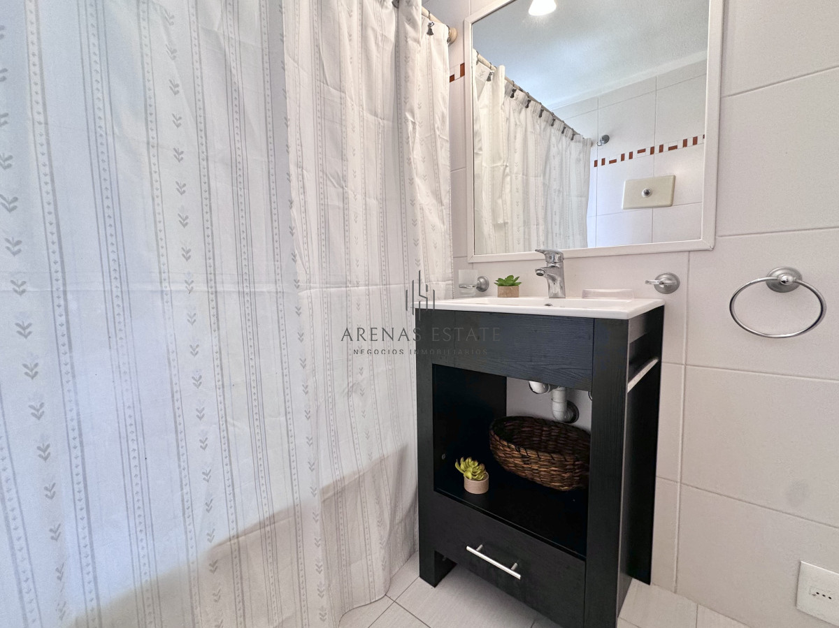 Apartamento ID.4114 - Venta Apartamento 2 dormitorios Punta del Este Brava piso alto