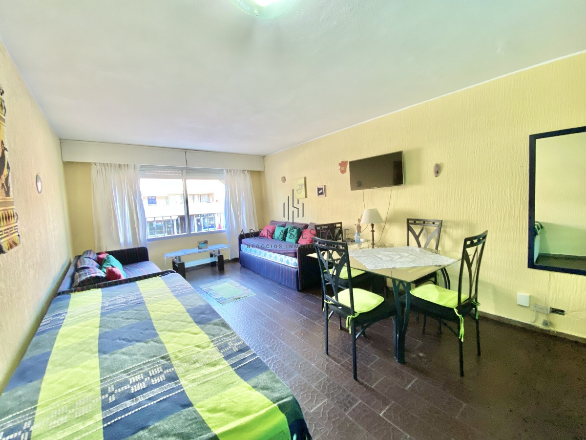 Apartamento ID.3835 - VENTA, Monoambiente, Península, Punta del Este, Uruguay