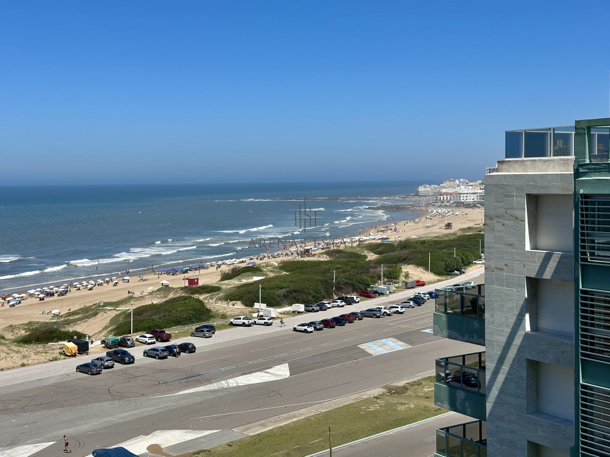 Apartamento ID.4114 - Venta Apartamento 2 dormitorios Punta del Este Brava piso alto