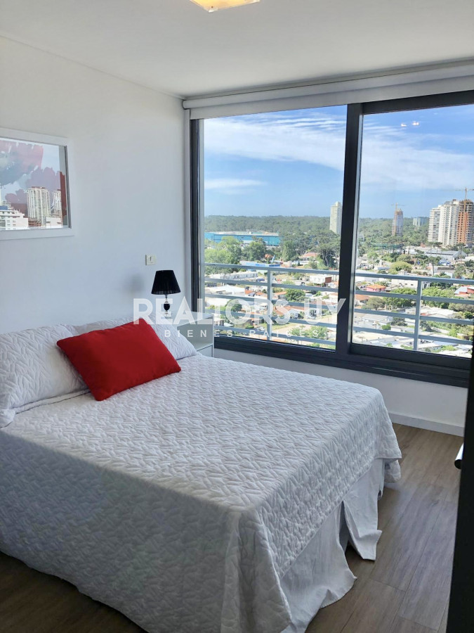 Apartamento ID.198 - Apartamento a pasos del mar y hotel Conrad Enjoy, Punta del Este