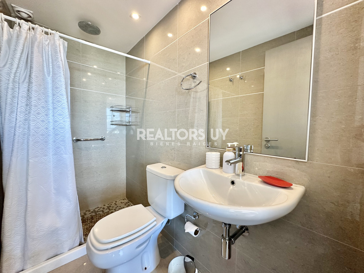 Apartamento ID.198 - Apartamento a pasos del mar y hotel Conrad Enjoy, Punta del Este