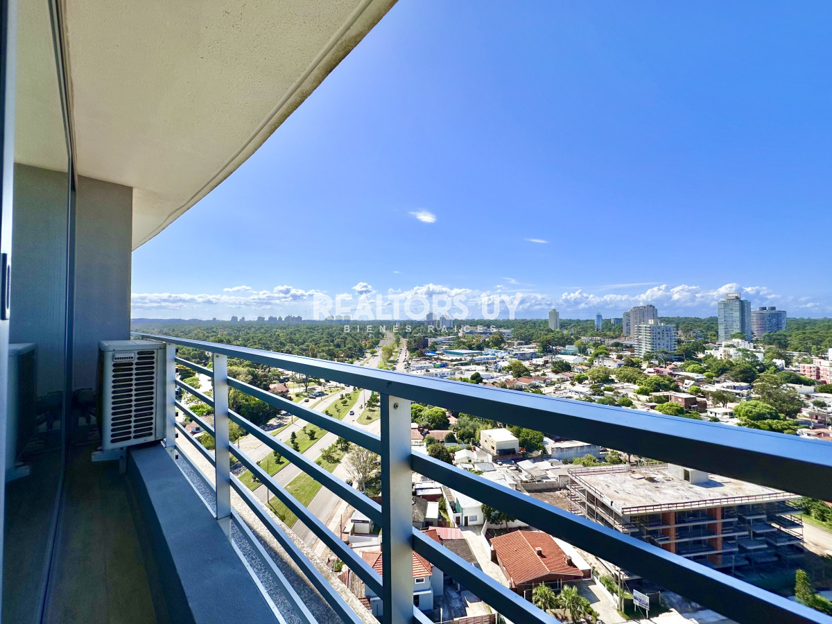 Apartamento ID.198 - Apartamento a pasos del mar y hotel Conrad Enjoy, Punta del Este